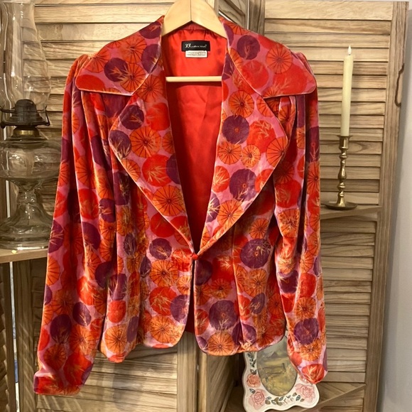 JJ Collection Velvet Red and Purple Floral Blazer sz Medium - Picture 1 of 12